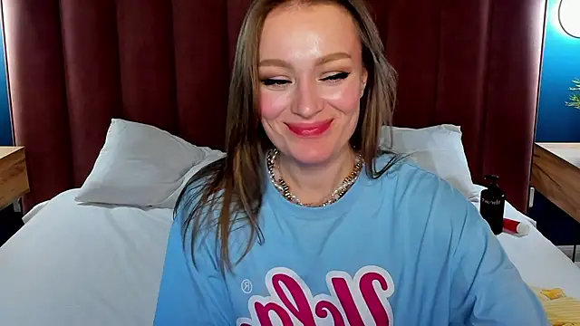 EvelynPoole online show from April 9, 6:19 am