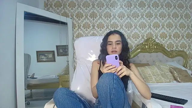 JessB  online show from November 8, 7:56 pm