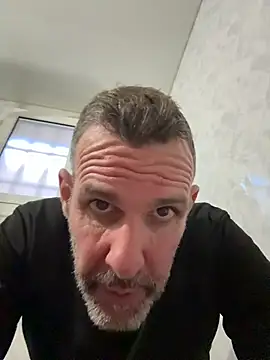 gigolobcn online show from January 7, 2:30 pm