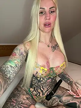 CoraDiamond online show from March 9, 10:14 pm