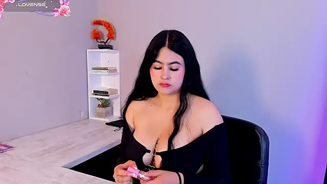 Snapshot of Emma__clark_ chatting on September 29, 12:32 pm Emma clark online show from September 29, 12:32 pm