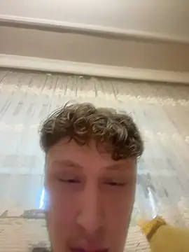 Snapshot of efeees35 chatting on February 17, 2:02 pm efeees35 online show from February 17, 2:02 pm