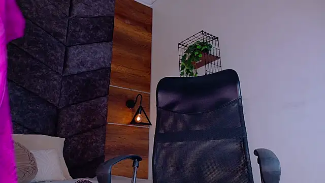 Nickifox   online show from January 8, 7:38 pm