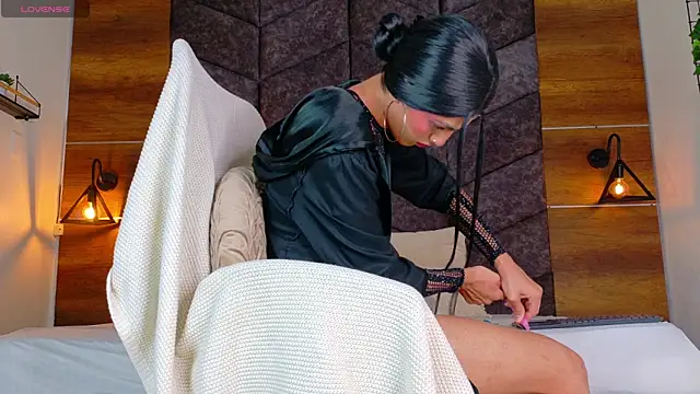 Nickifox   online show from January 10, 7:59 pm