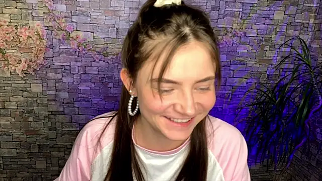 Snapshot of may_rollins chatting on June 24, 4:17 pm may rollins online show from June 24, 4:17 pm