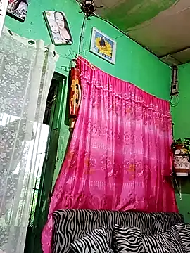 Snapshot of AmarahKate chatting on October 14, 11:27 pm AmarahKate online show from October 14, 11:27 pm