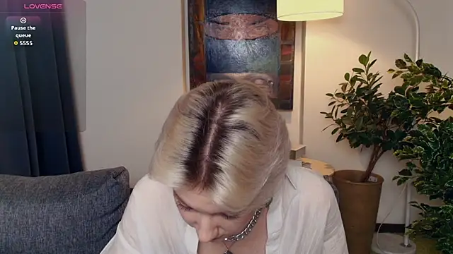 Snapshot of OdelynaAsp chatting on December 5, 11:52 am OdelynaAsp online show from December 5, 11:52 am