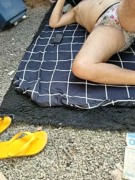 Snapshot of bad_wolf28 chatting on November 27, 11:01 am bad wolf28 online show from November 27, 11:01 am