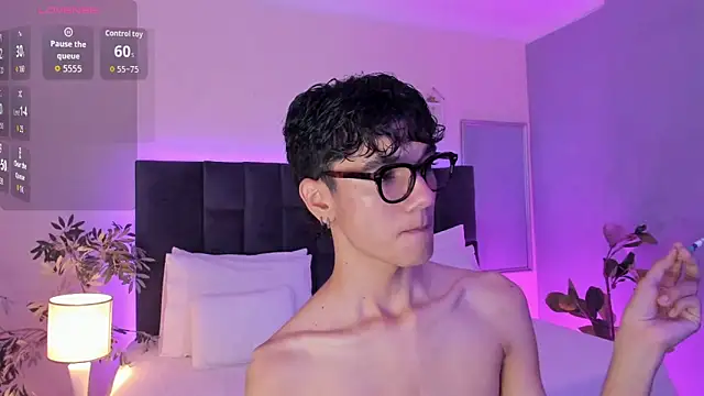 Phillicious   online show from November 12, 11:25 pm