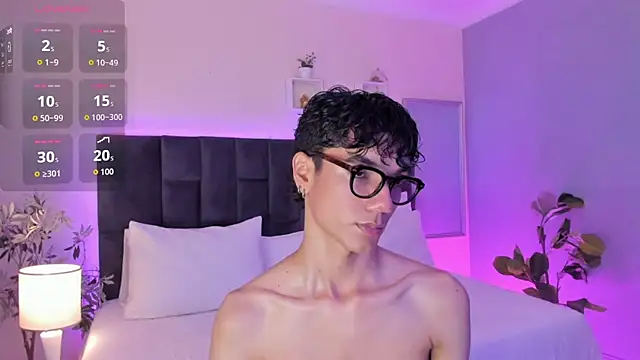 Phillicious   online show from November 20, 10:42 pm