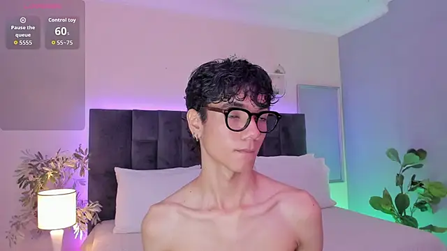 Phillicious   online show from December 14, 8:24 pm