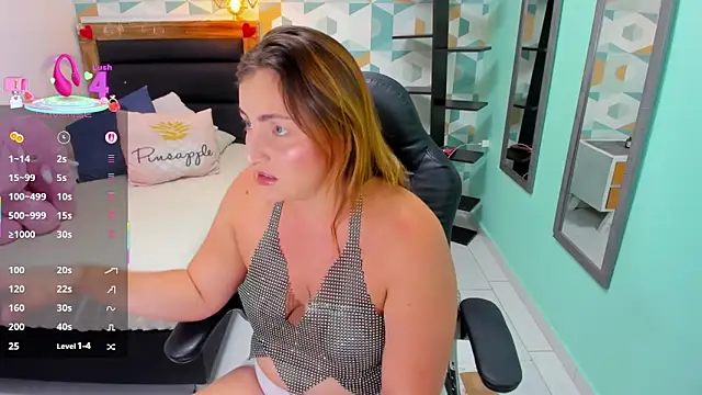 KRISTINPITERS online show from September 30, 8:25 pm