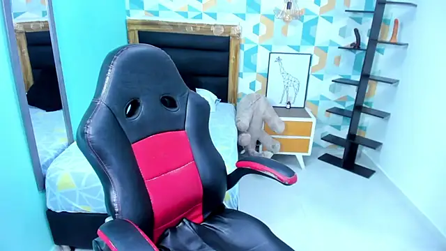 KRISTINPITERS online show from January 10, 7:59 pm