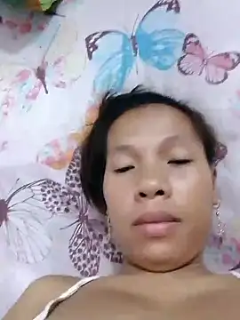 Snapshot of HotNaughtyGirl23 chatting on October 6, 1:52 pm HotNaughtyGirl23 online show from October 6, 1:52 pm