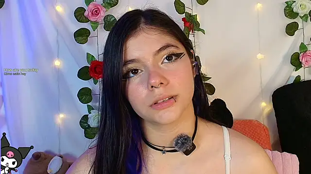 Snapshot of cutee_andrea chatting on April 29, 3:32 am cutee andrea online show from April 29, 3:32 am