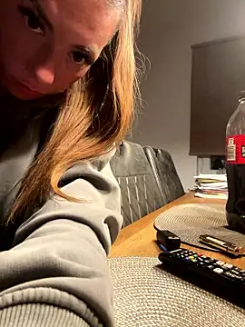 mrs pussy online show from April 17, 2:14 am