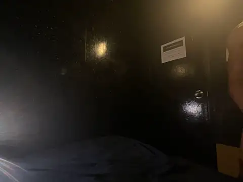 Snapshot of GirThyDock chatting on February 28, 1:17 am GirThyDock online show from February 28, 1:17 am