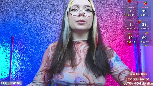 Snapshot of SadPotato_ chatting on October 17, 12:41 pm SadPotato  online show from October 17, 12:41 pm