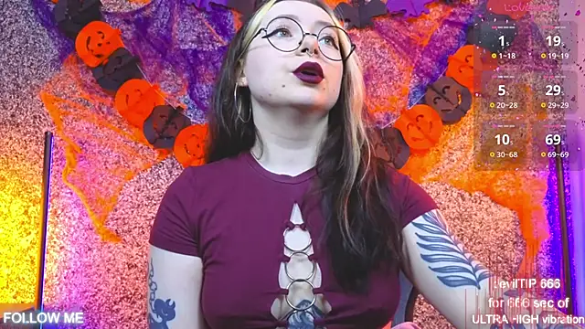 Snapshot of SadPotato_ chatting on October 26, 12:44 pm SadPotato  online show from October 26, 12:44 pm