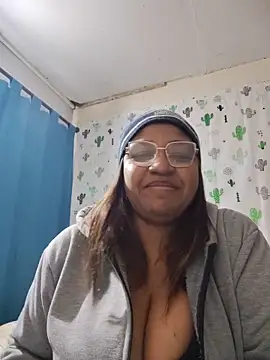 Snapshot of Avannay chatting on June 18, 1:50 am Avannay online show from June 18, 1:50 am