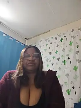 Snapshot of Avannay chatting on July 18, 1:32 am Avannay online show from July 18, 1:32 am