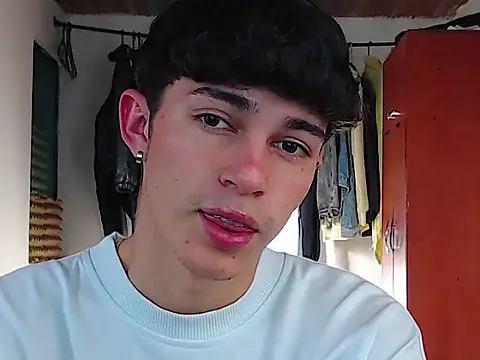 john vichenso online show from September 11, 10:10 pm