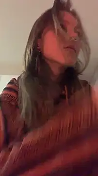 Snapshot of VesnaCrystal chatting on February 28, 11:39 pm VesnaCrystal online show from February 28, 11:39 pm