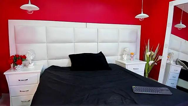 Michelle Lewis  online show from September 11, 12:49 pm