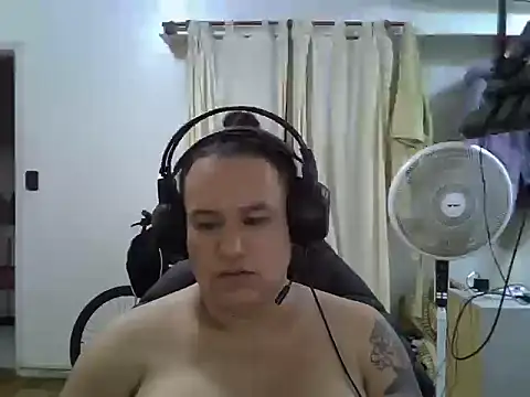 Snapshot of transgordimilf chatting on November 16, 5:35 am transgordimilf online show from November 16, 5:35 am