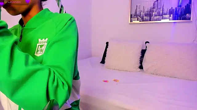 sarah ashbourne online show from October 2, 1:18 pm