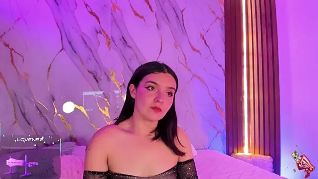 alicecute77 online show from October 18, 11:49 pm