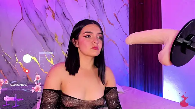 alicecute77 online show from February 6, 2:27 am