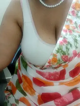 tami lavanya online show from October 14, 5:03 pm