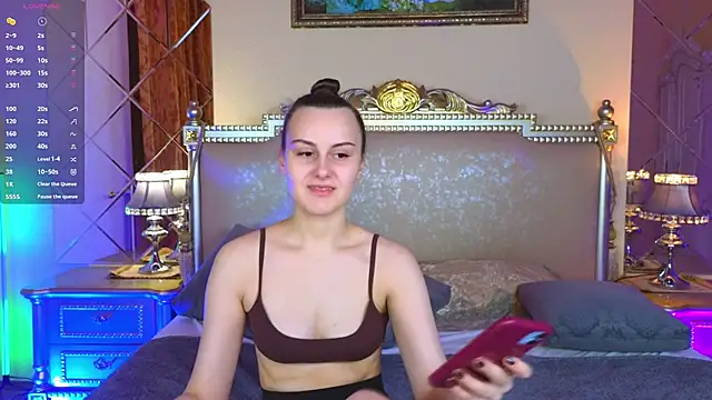 Kelly Cartier online show from November 18, 12:42 pm