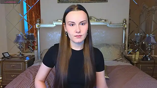 Snapshot of Kelly_Cartier chatting on February 3, 11:59 am Kelly Cartier online show from February 3, 11:59 am