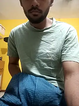 Snapshot of mayur_raaje chatting on May 26, 3:46 am mayur raaje online show from May 26, 3:46 am