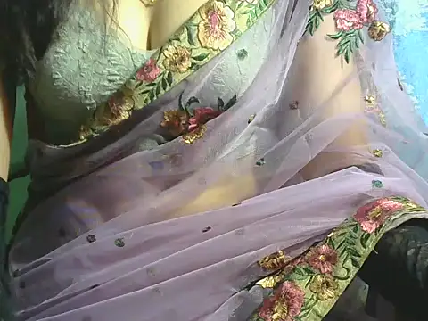 Snapshot of sheetal-sheetal95 chatting on May 17, 5:53 pm sheetal-sheetal95 online show from May 17, 5:53 pm
