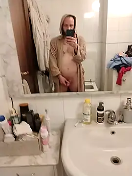 Snapshot of Baldassarre1990 chatting on January 9, 9:38 pm Baldassarre1990 online show from January 9, 9:38 pm