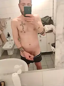 Snapshot of Baldassarre1990 chatting on March 4, 1:33 am Baldassarre1990 online show from March 4, 1:33 am