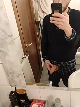 Snapshot of Baldassarre1990 chatting on March 23, 10:47 pm Baldassarre1990 online show from March 23, 10:47 pm