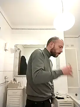 Snapshot of Baldassarre1990 chatting on April 14, 8:26 pm Baldassarre1990 online show from April 14, 8:26 pm