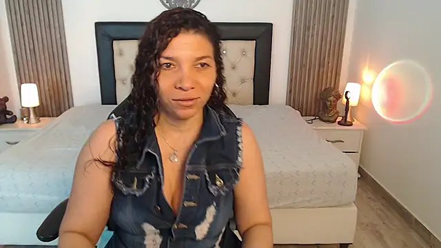 Serena Houstonn online show from December 20, 11:17 am