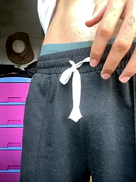 Axel-Mejia online show from October 24, 7:10 pm