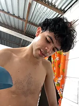 Axel-Mejia online show from December 4, 1:42 pm