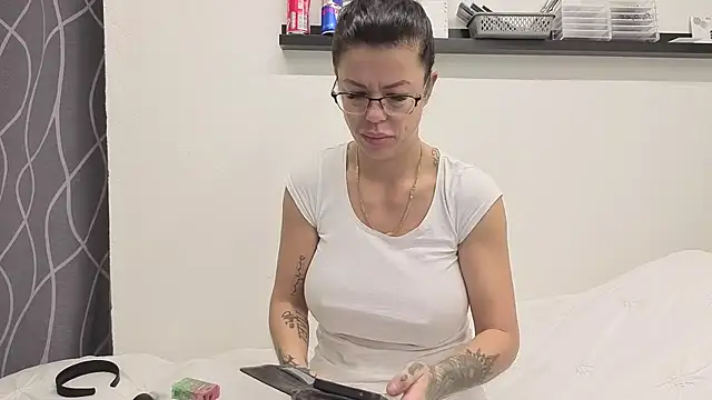 sexygilf82 online show from November 24, 10:48 am