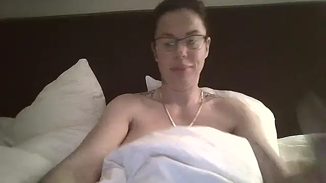 sexygilf82 online show from March 6, 11:01 pm