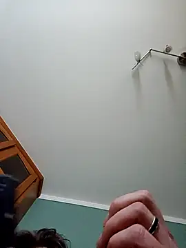 Teufel-in-weiss online show from March 4, 7:25 am