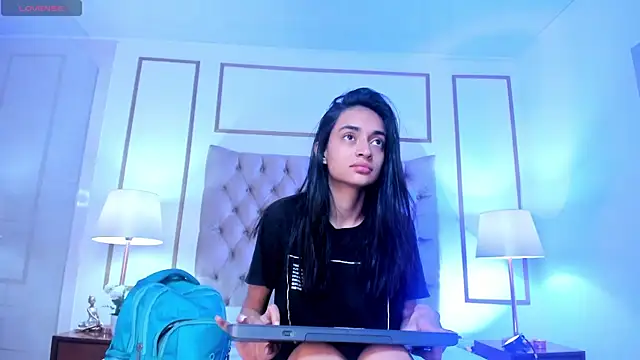 Snapshot of Leilani- chatting on September 16, 12:06 pm Leilani- online show from September 16, 12:06 pm