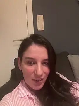 hottyFcup online show from October 21, 6:30 pm