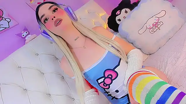 Cattleya White ll online show from October 30, 9:15 pm